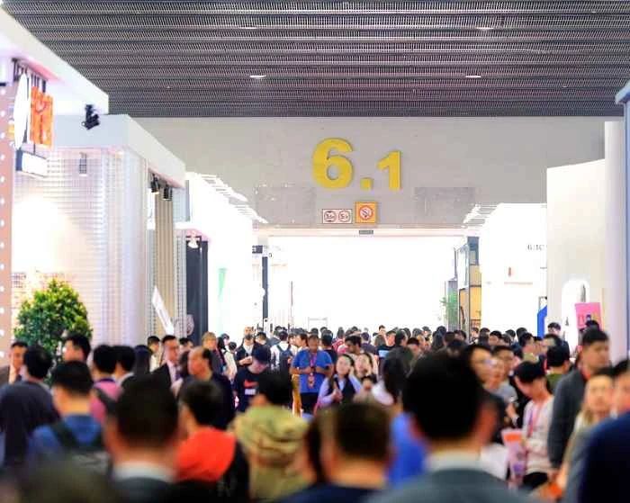 What are the ticket prices for the 2026 CIFF Guangzhou Furniture Fair (CIFF), and how can I purchase them?