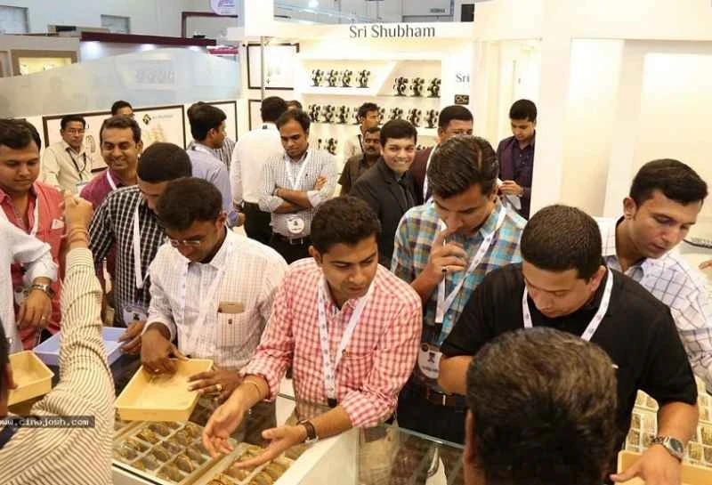 Where to buy tickets for the India Jewellery Show 2026?
