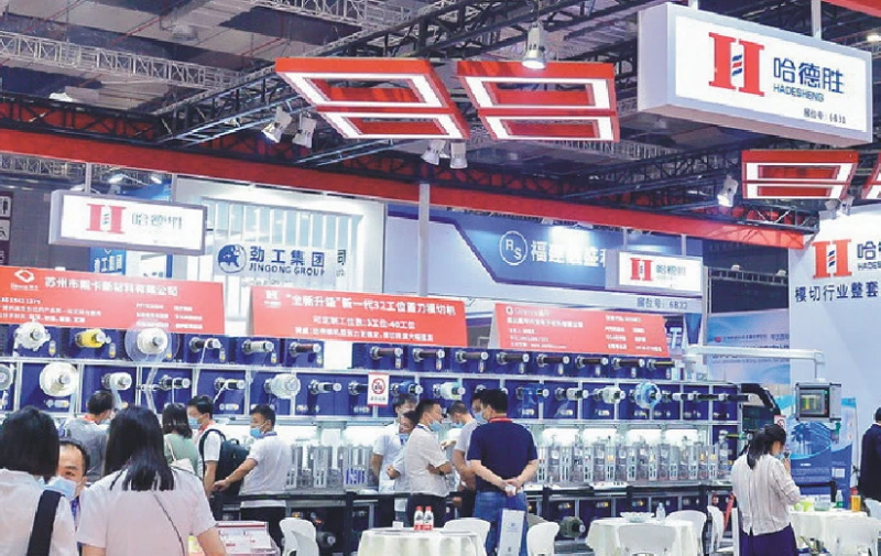 What exhibits will be featured at the Shanghai Adhesive Tape & Film Exhibition 2026?
