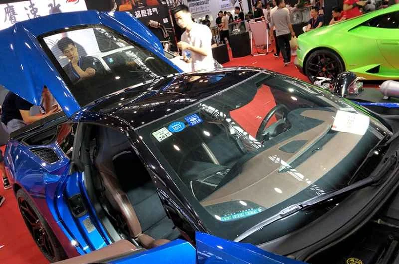 What are the ticket prices for the 2026 Wuhan Auto Parts Exhibition (APW), and how can I purchase them?